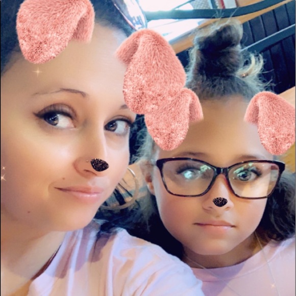 Meet your Posher, Melissa and Heather - Picture 2 of 8